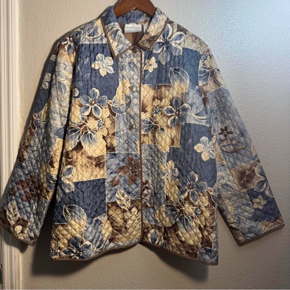 Alfred Dunner Jackets & Blazers - Alfred Dunner Blue and Cream Floral Quilted Jacket